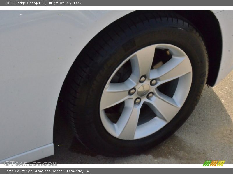 Bright White / Black 2011 Dodge Charger SE