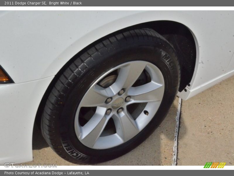 Bright White / Black 2011 Dodge Charger SE