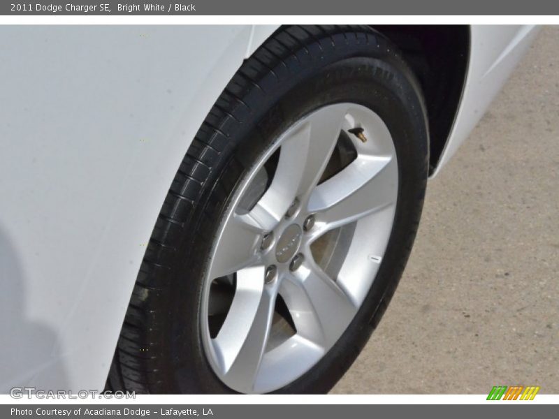 Bright White / Black 2011 Dodge Charger SE