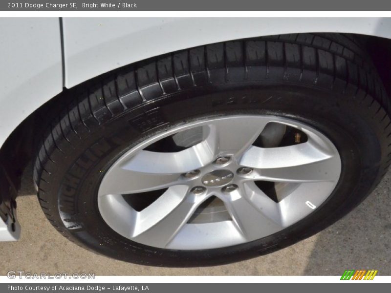 Bright White / Black 2011 Dodge Charger SE