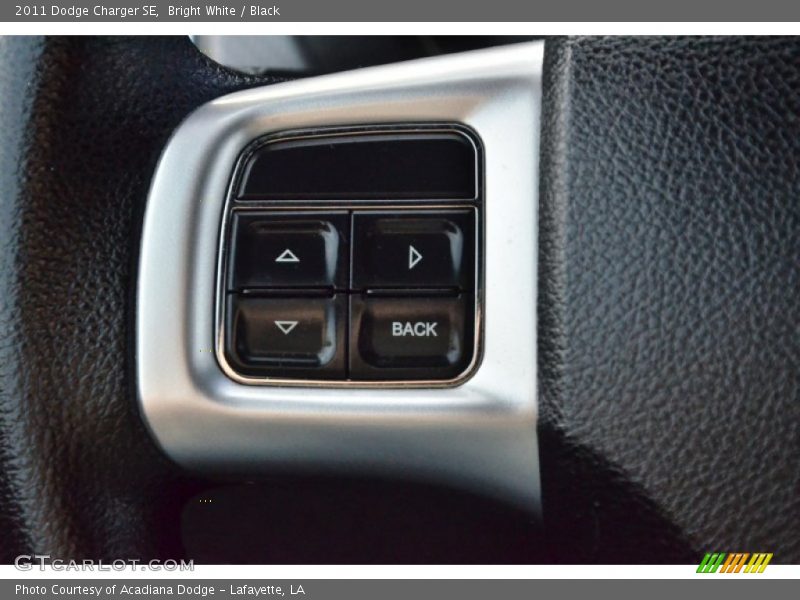 Bright White / Black 2011 Dodge Charger SE