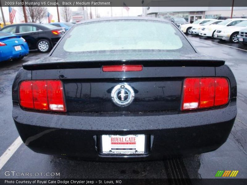 Black / Medium Parchment 2009 Ford Mustang V6 Coupe