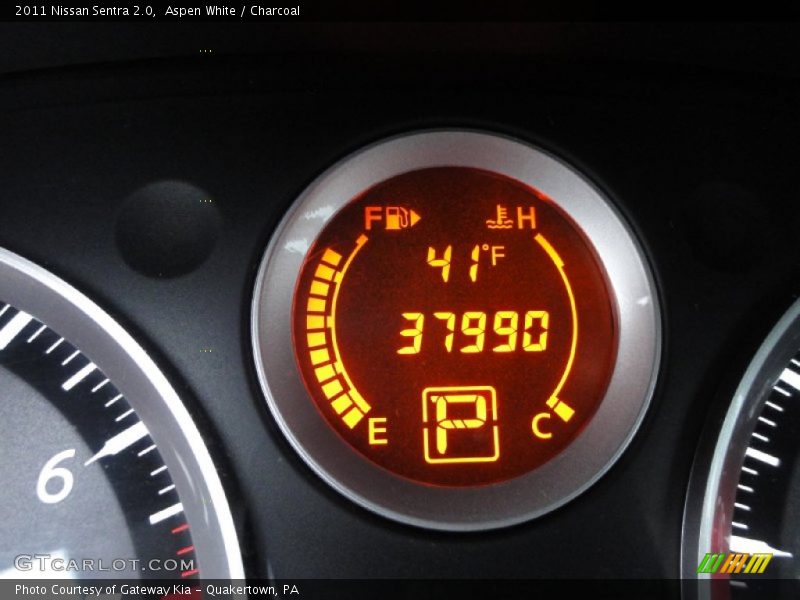 Aspen White / Charcoal 2011 Nissan Sentra 2.0