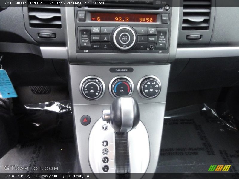 Brilliant Silver Metallic / Charcoal 2011 Nissan Sentra 2.0