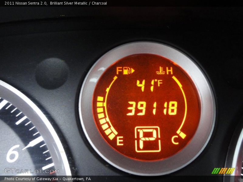 Brilliant Silver Metallic / Charcoal 2011 Nissan Sentra 2.0