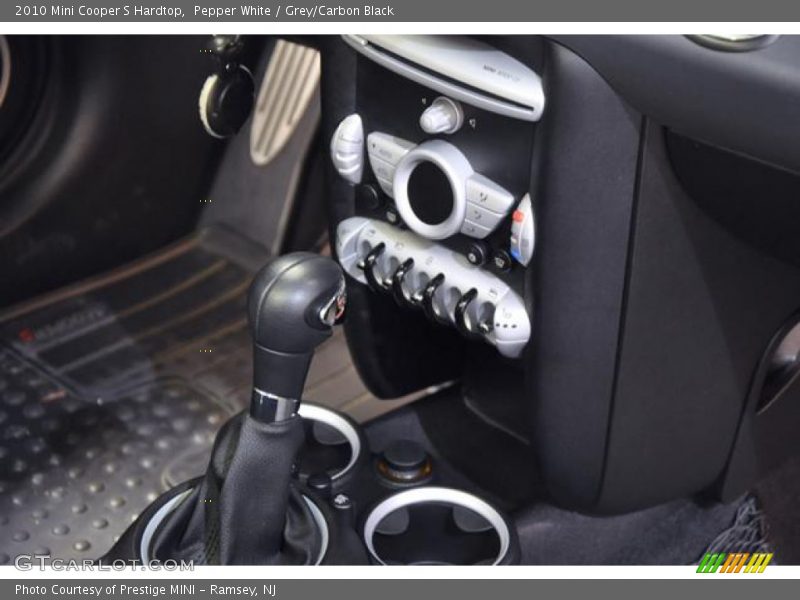 Pepper White / Grey/Carbon Black 2010 Mini Cooper S Hardtop