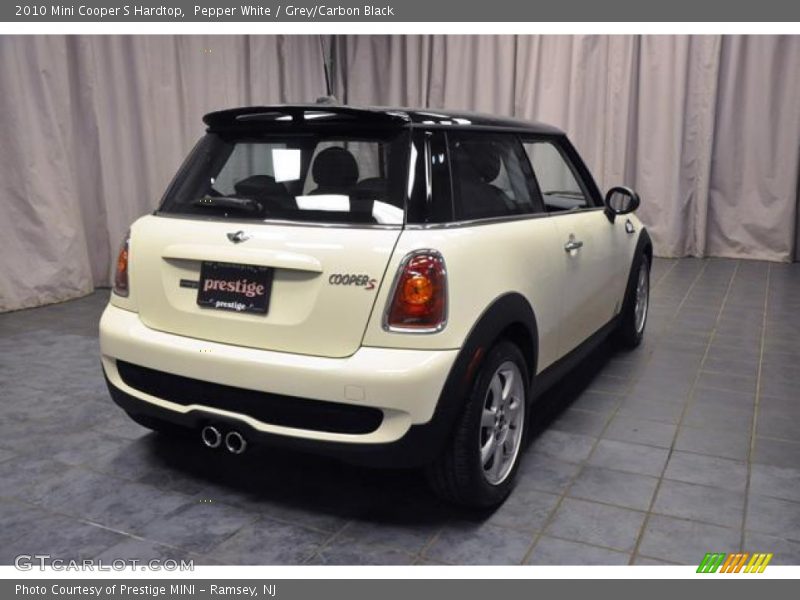 Pepper White / Grey/Carbon Black 2010 Mini Cooper S Hardtop