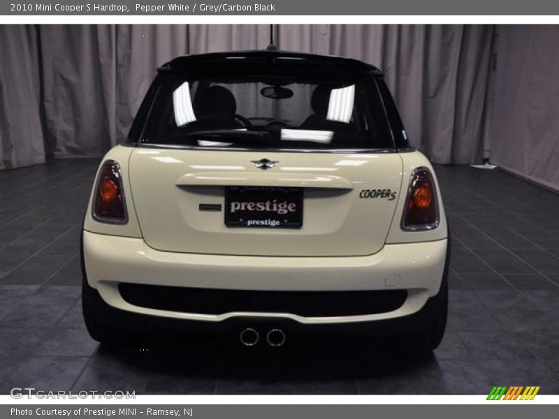Pepper White / Grey/Carbon Black 2010 Mini Cooper S Hardtop