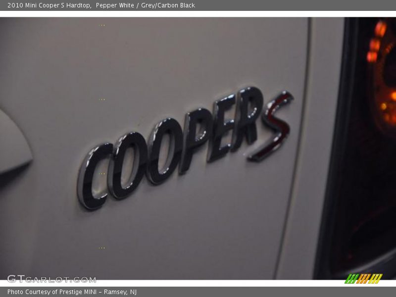 Pepper White / Grey/Carbon Black 2010 Mini Cooper S Hardtop