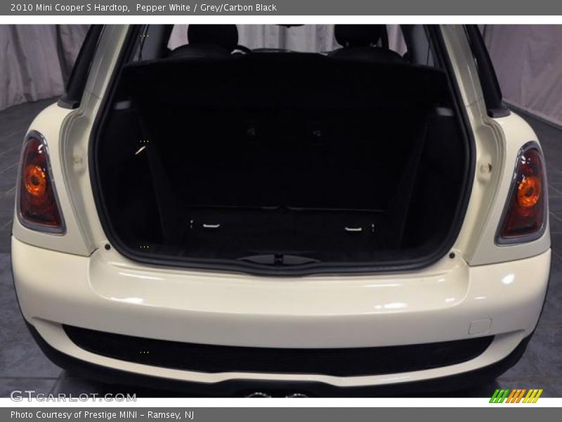 Pepper White / Grey/Carbon Black 2010 Mini Cooper S Hardtop