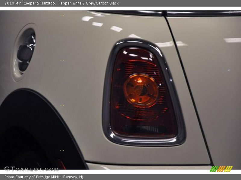 Pepper White / Grey/Carbon Black 2010 Mini Cooper S Hardtop