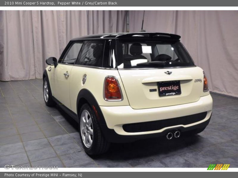 Pepper White / Grey/Carbon Black 2010 Mini Cooper S Hardtop