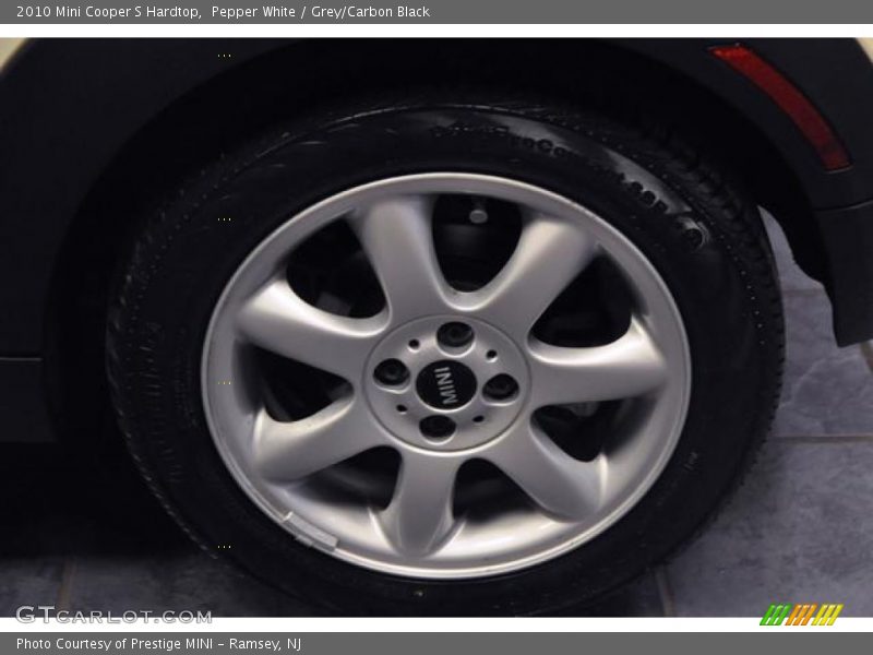 Pepper White / Grey/Carbon Black 2010 Mini Cooper S Hardtop