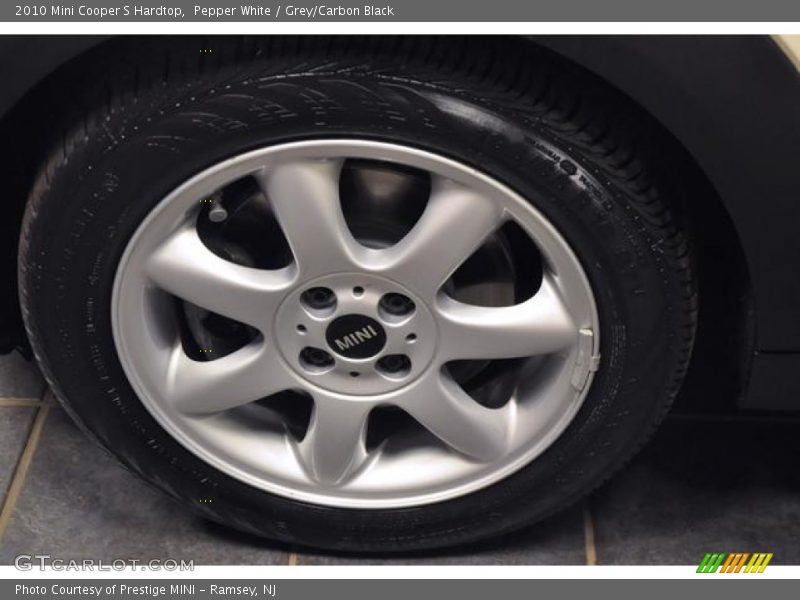 Pepper White / Grey/Carbon Black 2010 Mini Cooper S Hardtop
