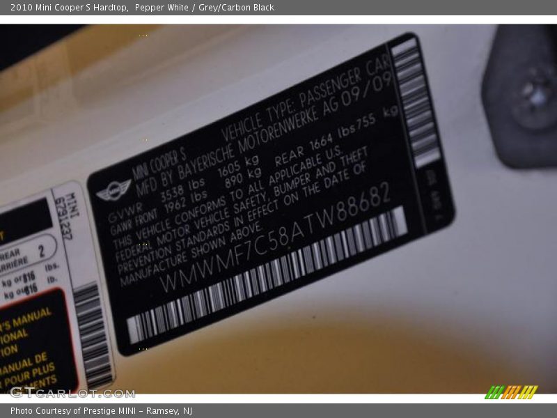 Pepper White / Grey/Carbon Black 2010 Mini Cooper S Hardtop