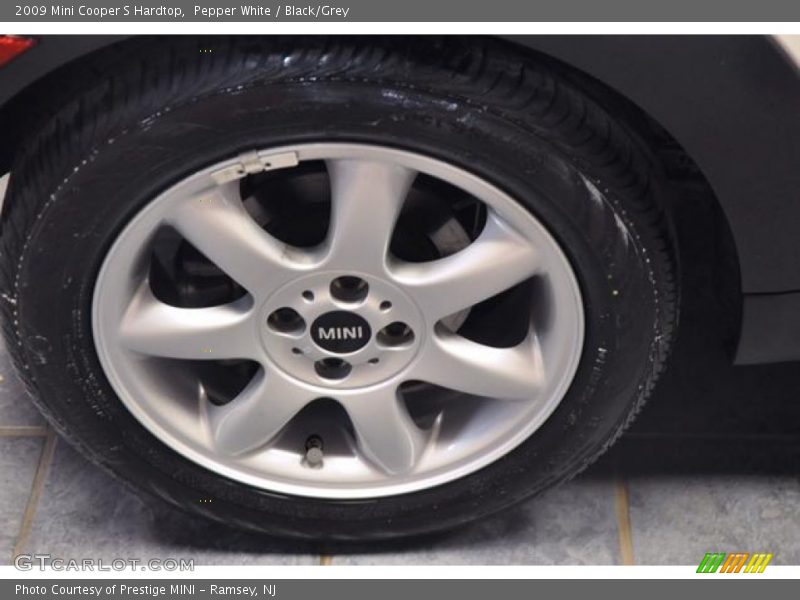 Pepper White / Black/Grey 2009 Mini Cooper S Hardtop