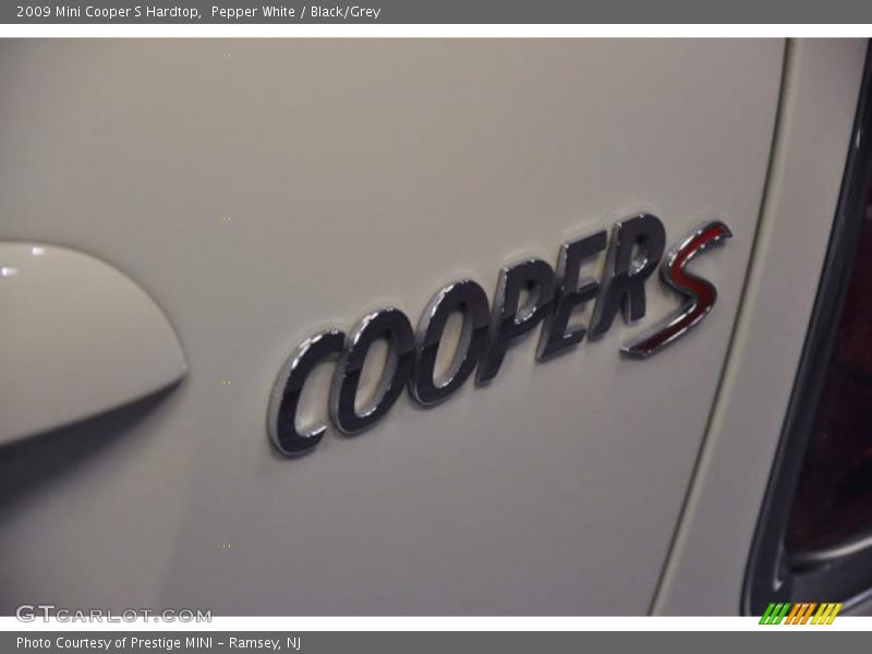 Pepper White / Black/Grey 2009 Mini Cooper S Hardtop