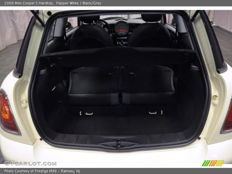 Pepper White / Black/Grey 2009 Mini Cooper S Hardtop