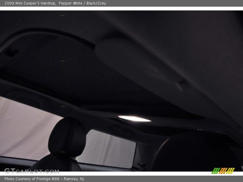 Pepper White / Black/Grey 2009 Mini Cooper S Hardtop