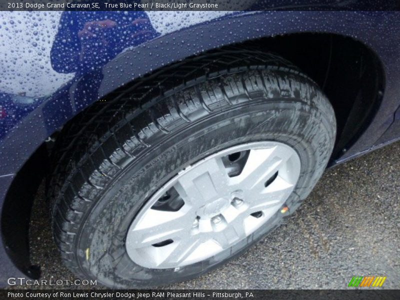True Blue Pearl / Black/Light Graystone 2013 Dodge Grand Caravan SE