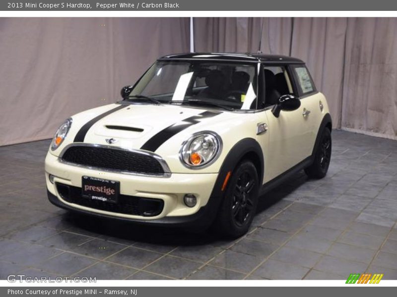 Pepper White / Carbon Black 2013 Mini Cooper S Hardtop