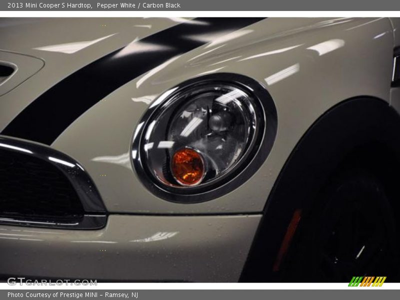 Pepper White / Carbon Black 2013 Mini Cooper S Hardtop