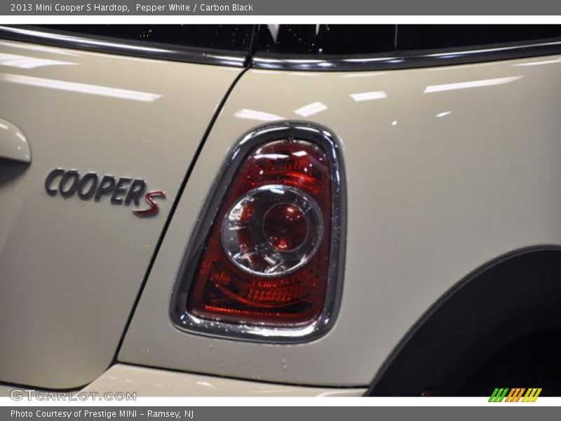 Pepper White / Carbon Black 2013 Mini Cooper S Hardtop
