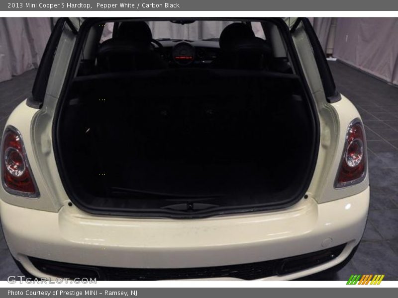 Pepper White / Carbon Black 2013 Mini Cooper S Hardtop