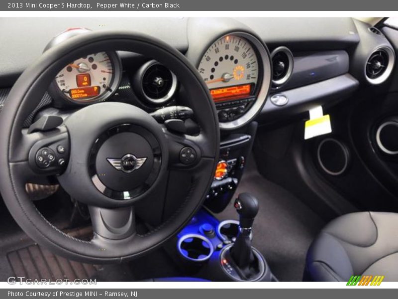 Pepper White / Carbon Black 2013 Mini Cooper S Hardtop