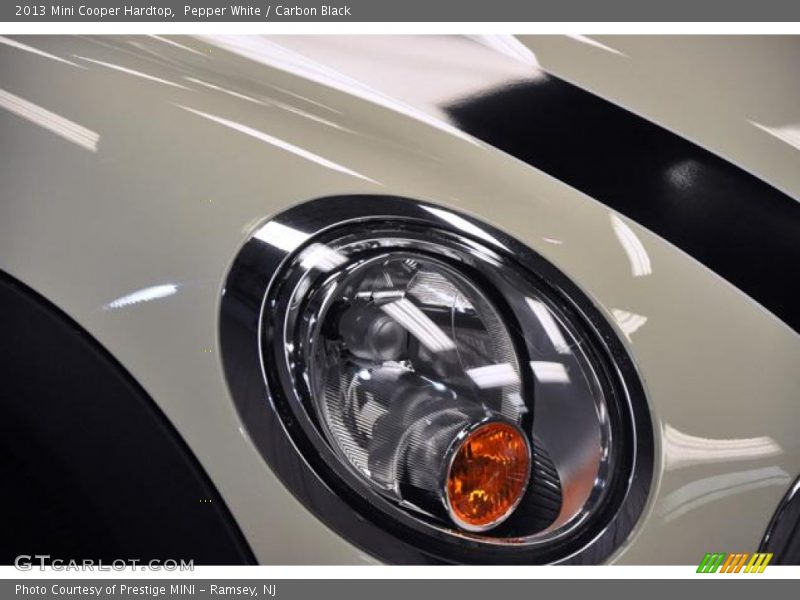 Pepper White / Carbon Black 2013 Mini Cooper Hardtop