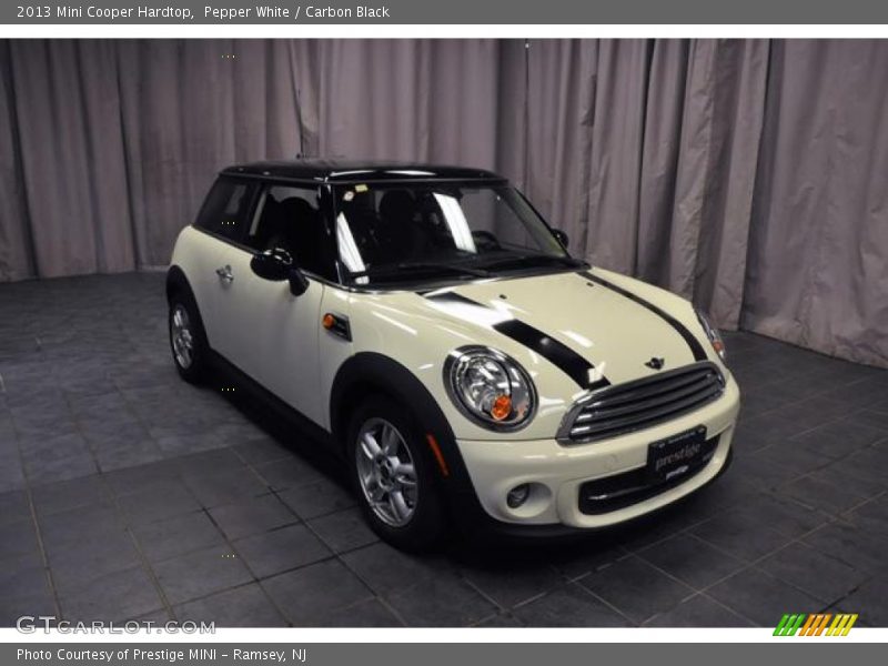 Pepper White / Carbon Black 2013 Mini Cooper Hardtop