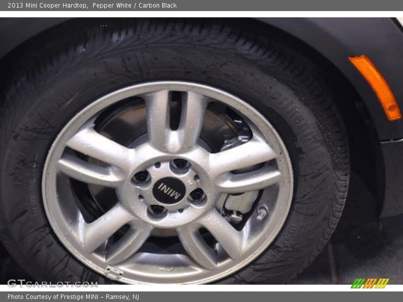 Pepper White / Carbon Black 2013 Mini Cooper Hardtop