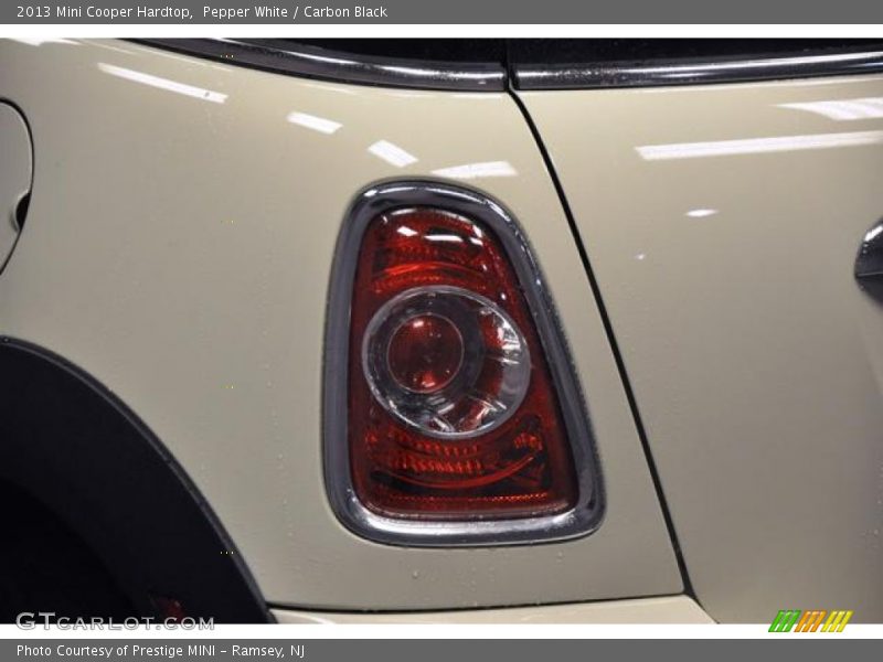 Pepper White / Carbon Black 2013 Mini Cooper Hardtop