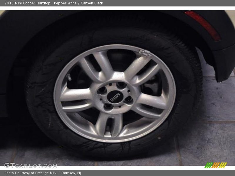 Pepper White / Carbon Black 2013 Mini Cooper Hardtop