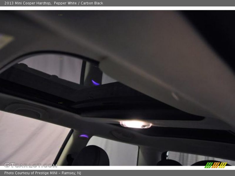 Pepper White / Carbon Black 2013 Mini Cooper Hardtop