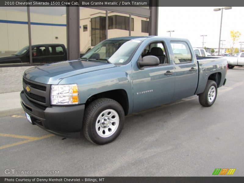 Front 3/4 View of 2010 Silverado 1500 Crew Cab