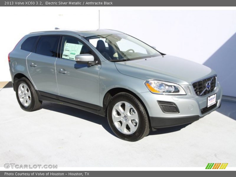Electric Silver Metallic / Anthracite Black 2013 Volvo XC60 3.2