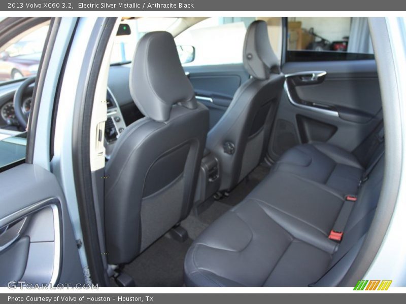 Electric Silver Metallic / Anthracite Black 2013 Volvo XC60 3.2