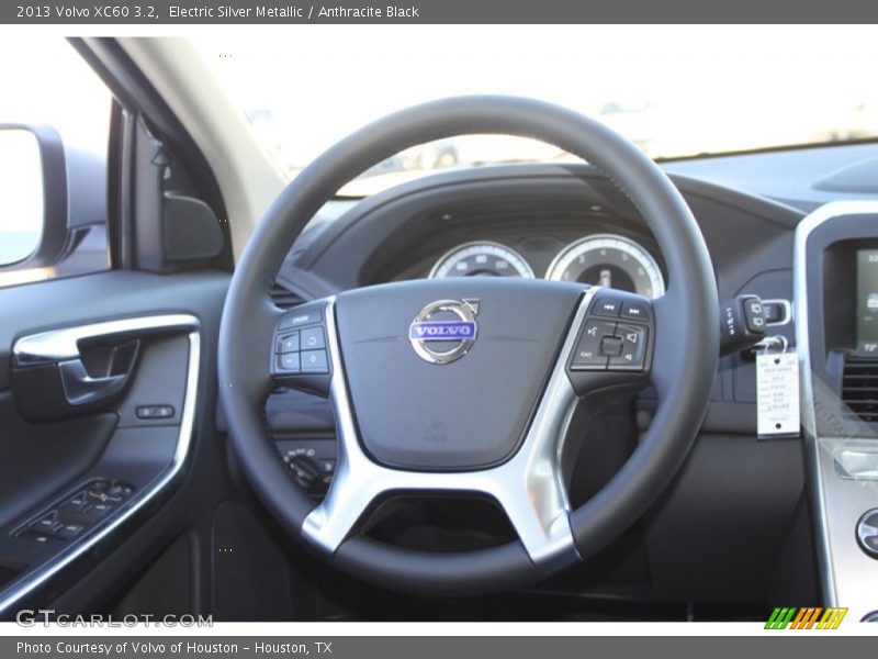 Electric Silver Metallic / Anthracite Black 2013 Volvo XC60 3.2