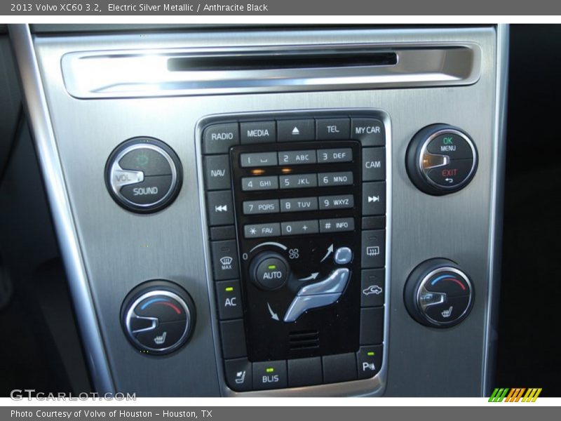 Electric Silver Metallic / Anthracite Black 2013 Volvo XC60 3.2