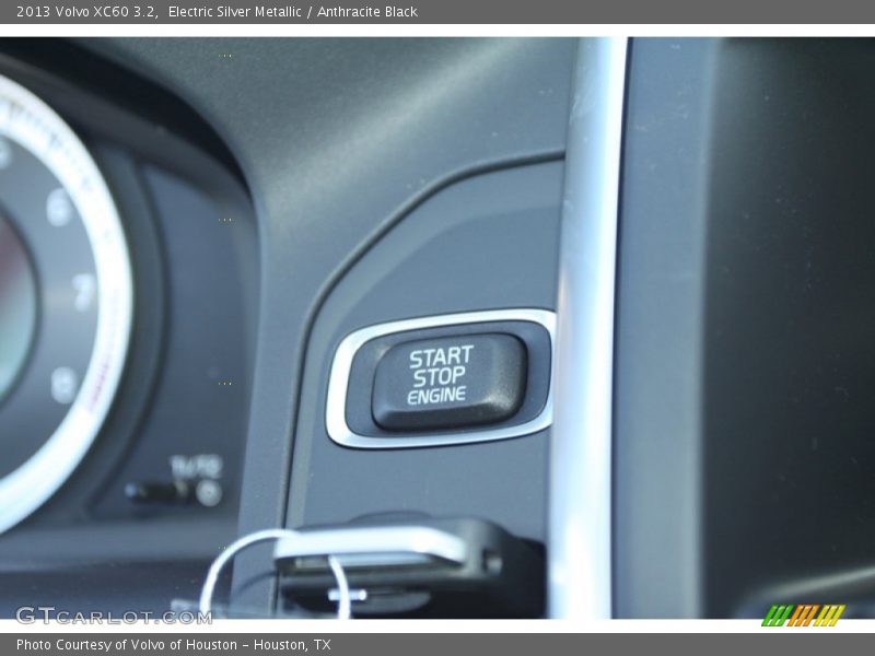 Electric Silver Metallic / Anthracite Black 2013 Volvo XC60 3.2