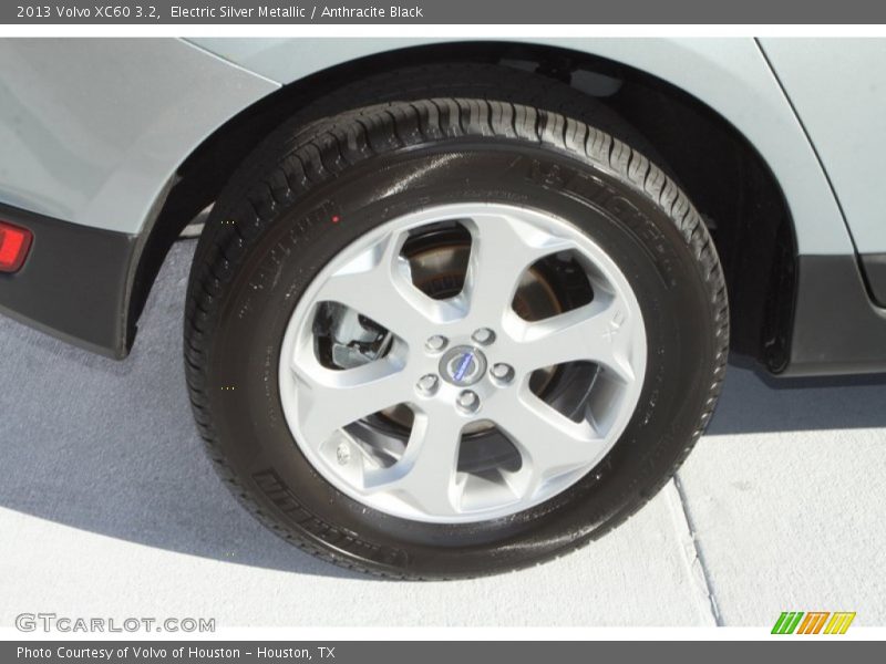 Electric Silver Metallic / Anthracite Black 2013 Volvo XC60 3.2
