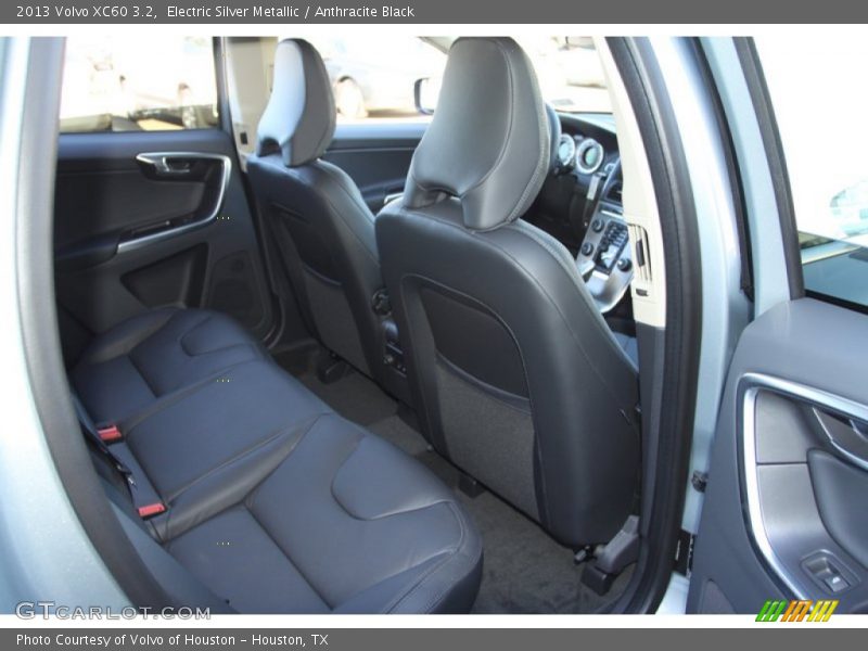 Electric Silver Metallic / Anthracite Black 2013 Volvo XC60 3.2