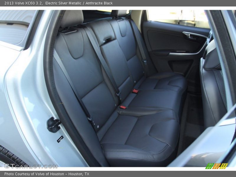 Electric Silver Metallic / Anthracite Black 2013 Volvo XC60 3.2