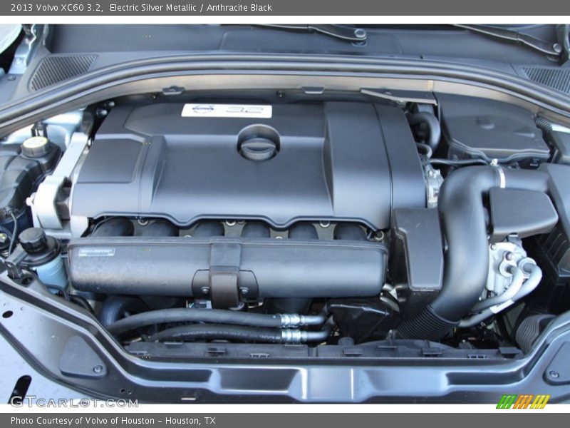 Electric Silver Metallic / Anthracite Black 2013 Volvo XC60 3.2