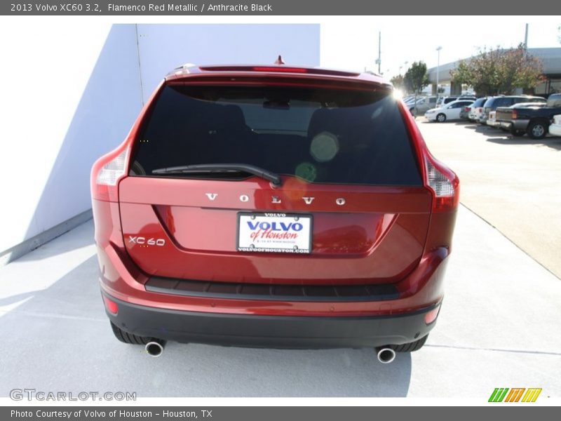 Flamenco Red Metallic / Anthracite Black 2013 Volvo XC60 3.2
