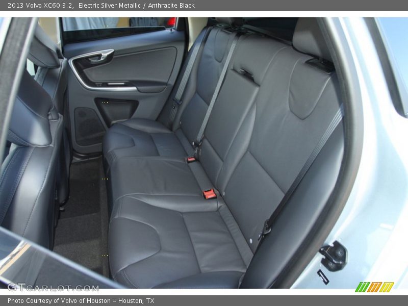 Electric Silver Metallic / Anthracite Black 2013 Volvo XC60 3.2