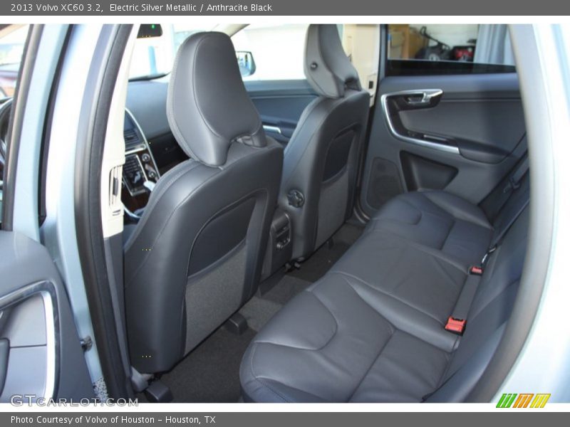 Electric Silver Metallic / Anthracite Black 2013 Volvo XC60 3.2