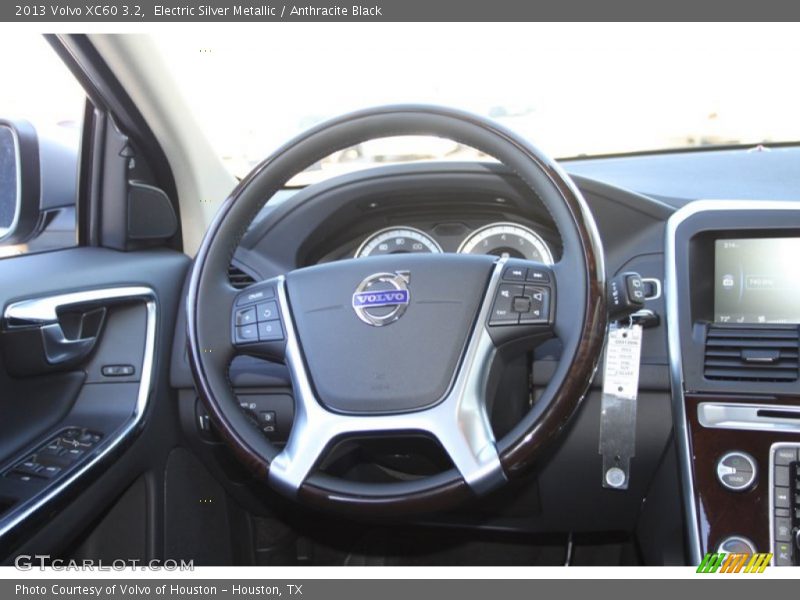 Electric Silver Metallic / Anthracite Black 2013 Volvo XC60 3.2