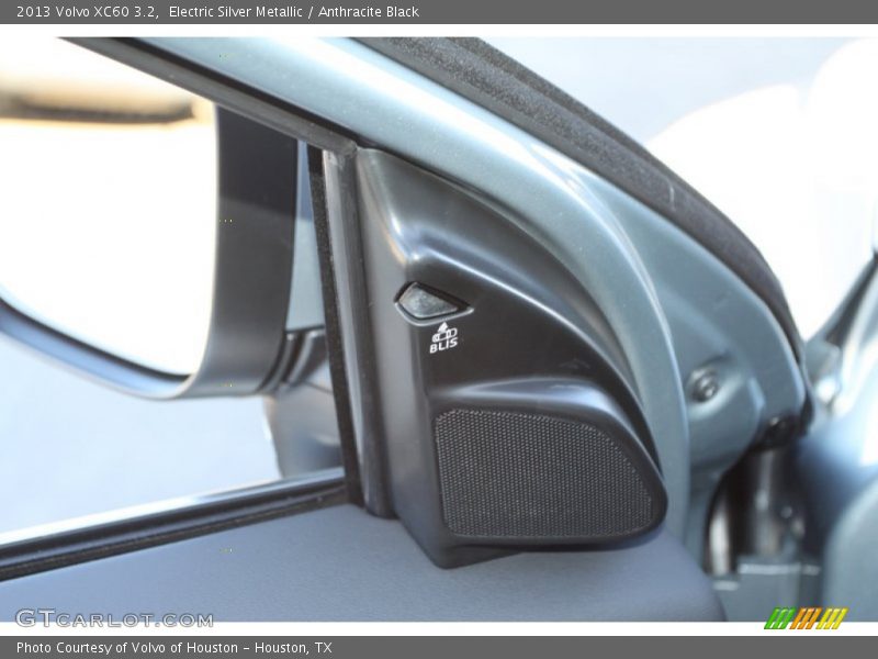 Electric Silver Metallic / Anthracite Black 2013 Volvo XC60 3.2